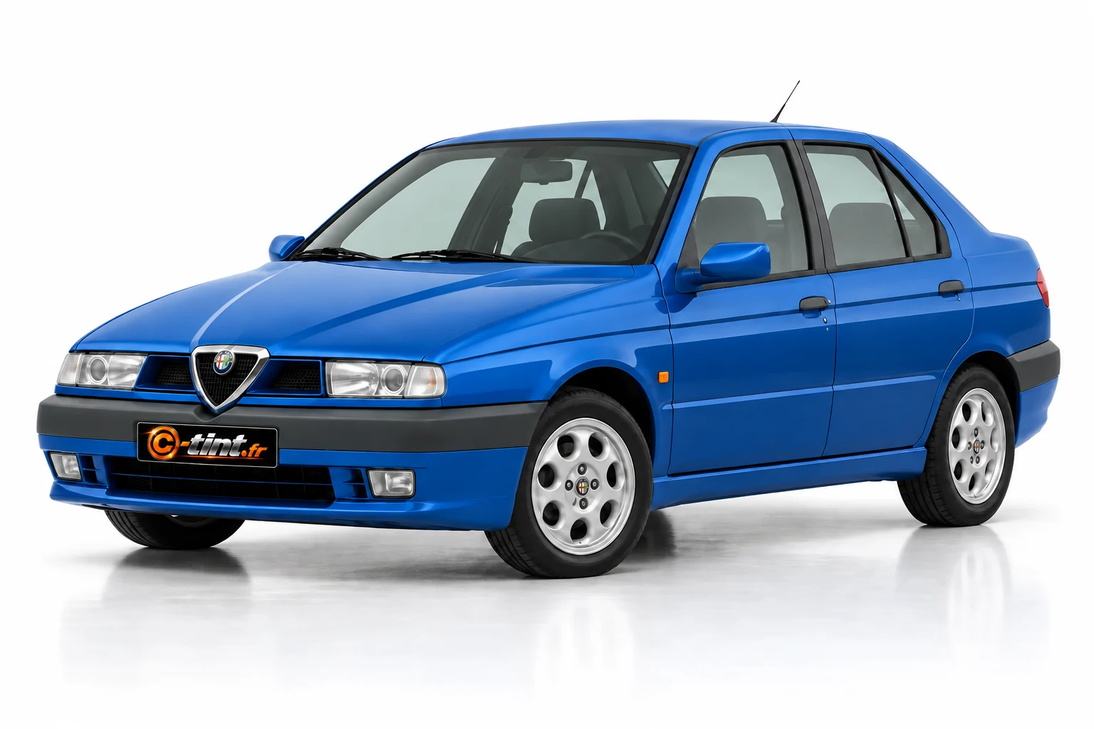Kit vitre teintée Alfa Romeo 146, 5 portes, 1995–2001 — vue trois-quarts avant