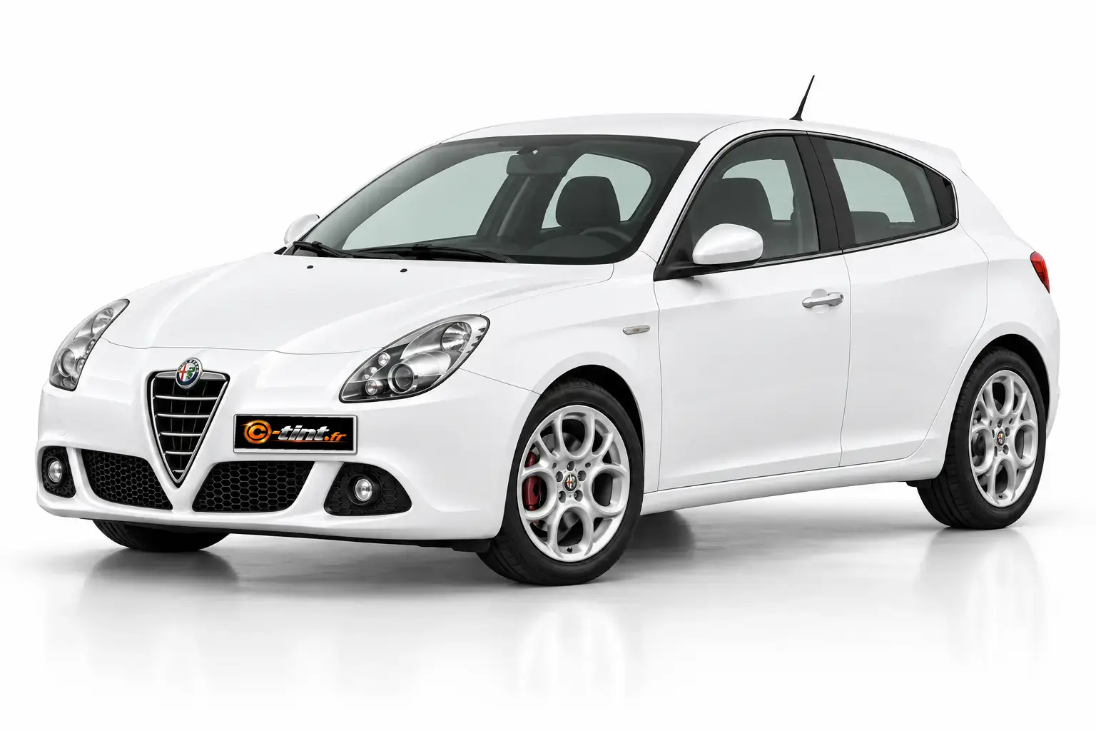 Kit vitre teintée Alfa Romeo Giulietta, 5 portes, 2010–2020 — vue trois-quarts avant