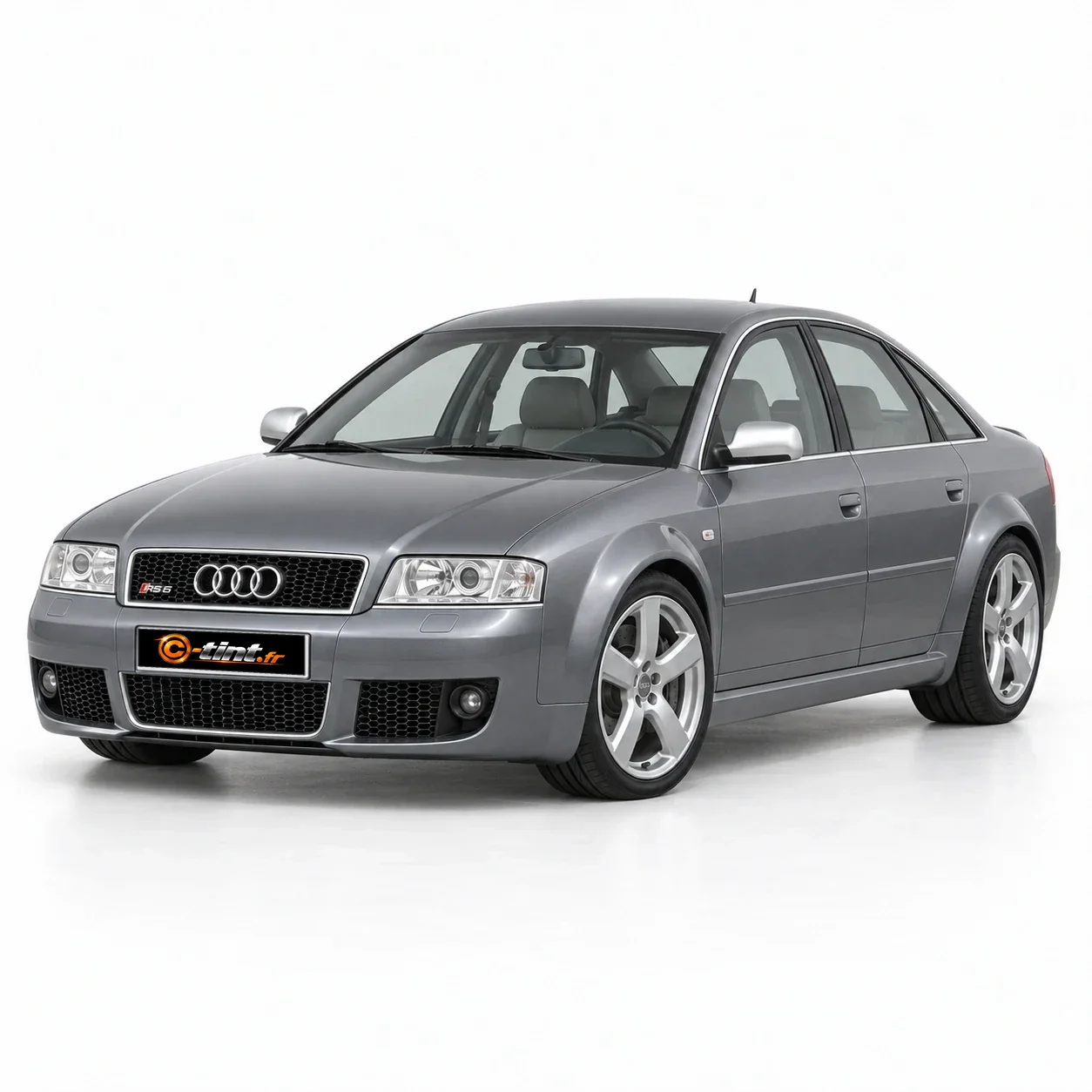 Audi RS6 Génération 1 — Berline, 2003, Berline 4 portes, gris — vue trois-quarts avant