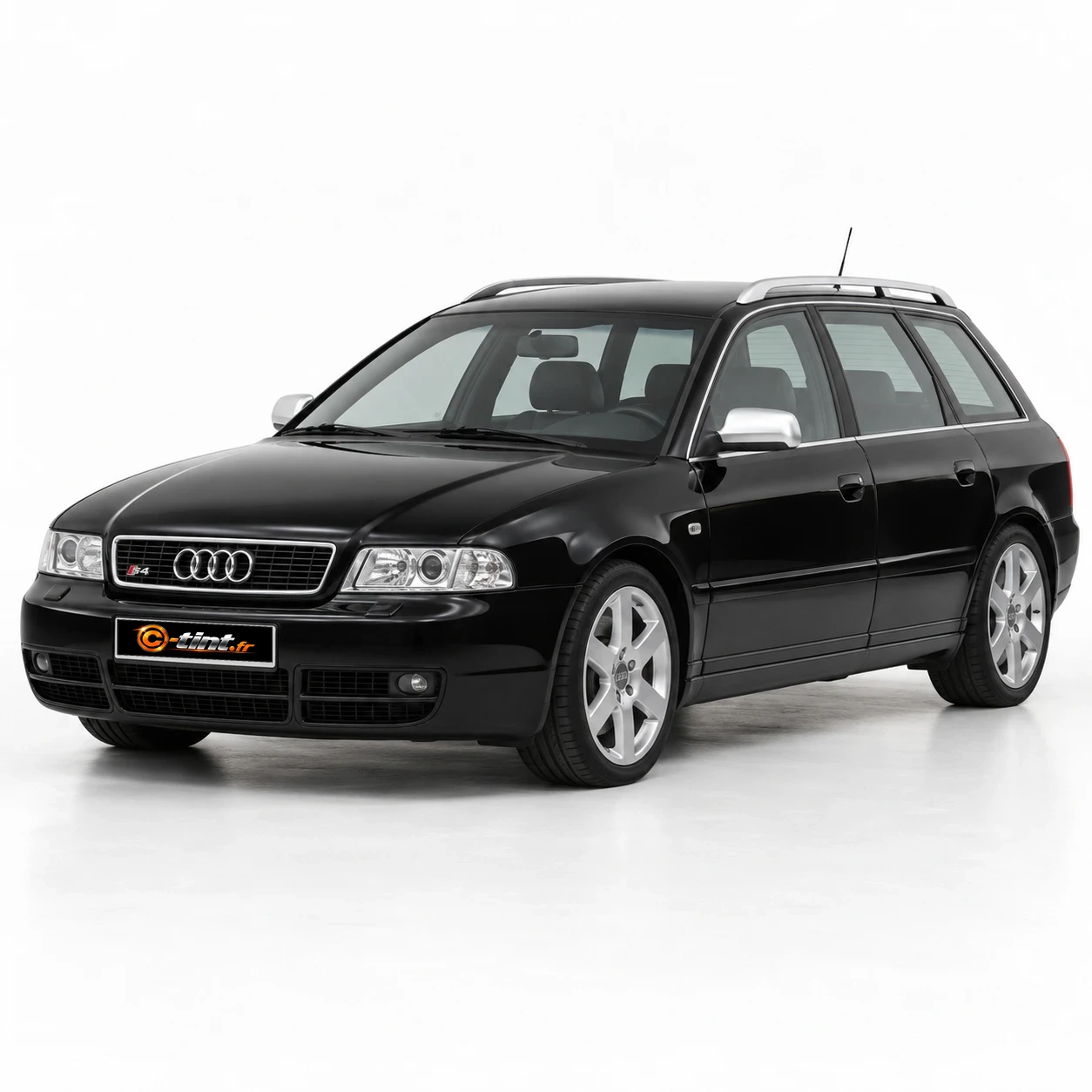 Audi S4 Génération 1 — Avant, 2000, Break 5 portes, noir — vue trois-quarts avant