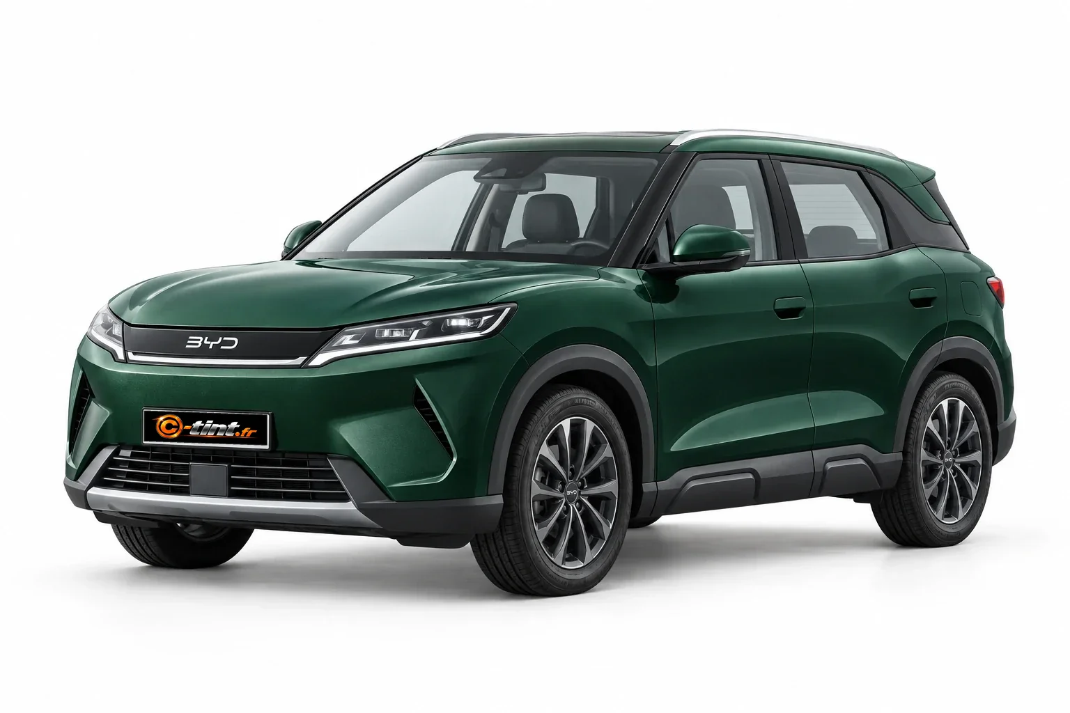 BYD ATTO 2 DM-i — hybride rechargeable, 2026, SUV 5 portes, vert forêt métallisé — vue trois-quarts avant