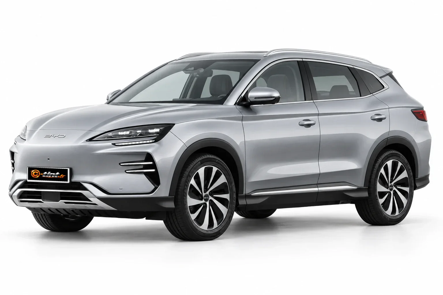 BYD SEAL U Électrique, 2024, SUV 5 portes, gris argent métallisé — vue trois-quarts avant
