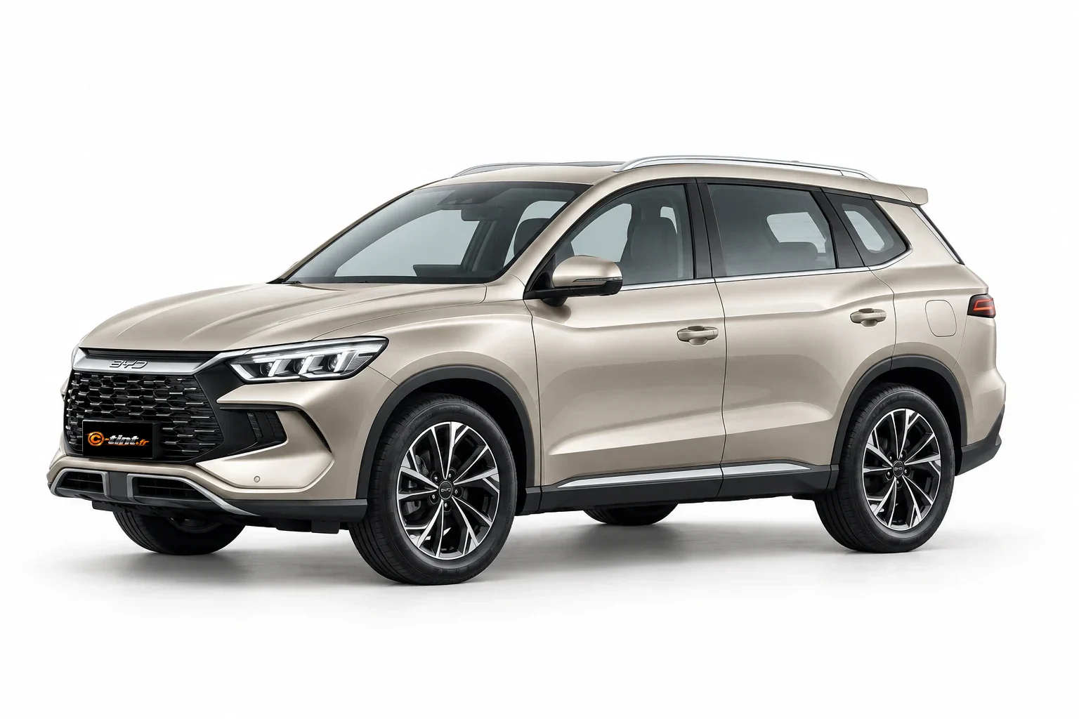 BYD SEALION 5 DM-i — hybride rechargeable, 2026, SUV 5 portes, champagne métallisé — vue trois-quarts avant