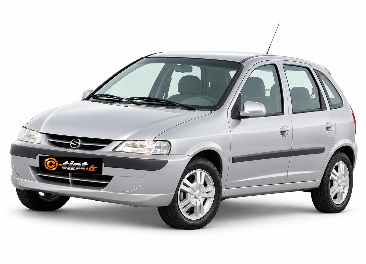 Chevrolet Celta Génération 1 — Phase 1, Phase 1 (5 portes) — vue trois-quarts avant