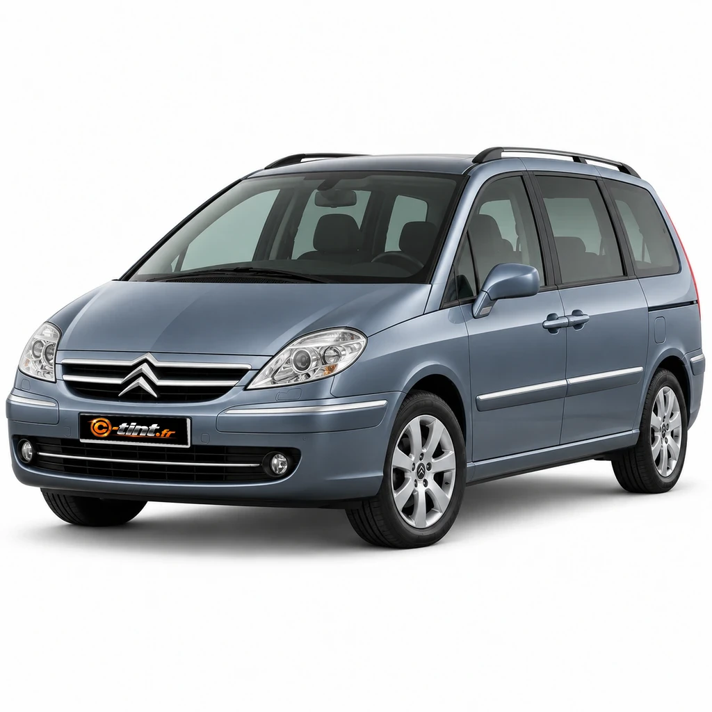 Citroën C8 E, Monospace — vue trois-quarts avant