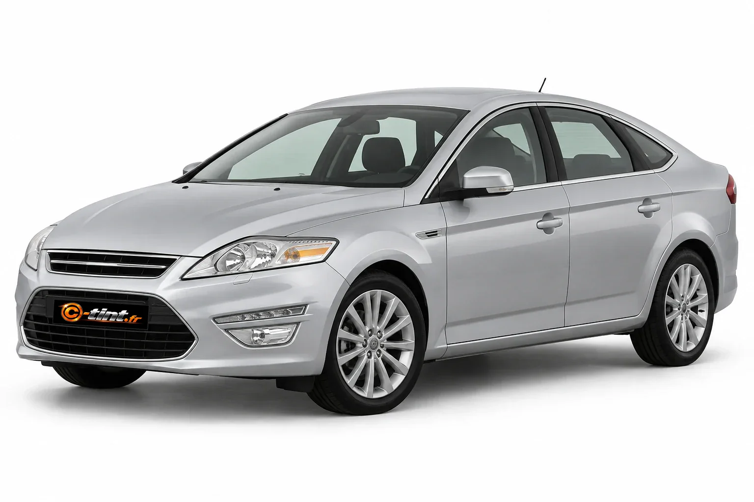 Ford Mondeo Génération 3 · 5 portes — vue trois-quarts avant