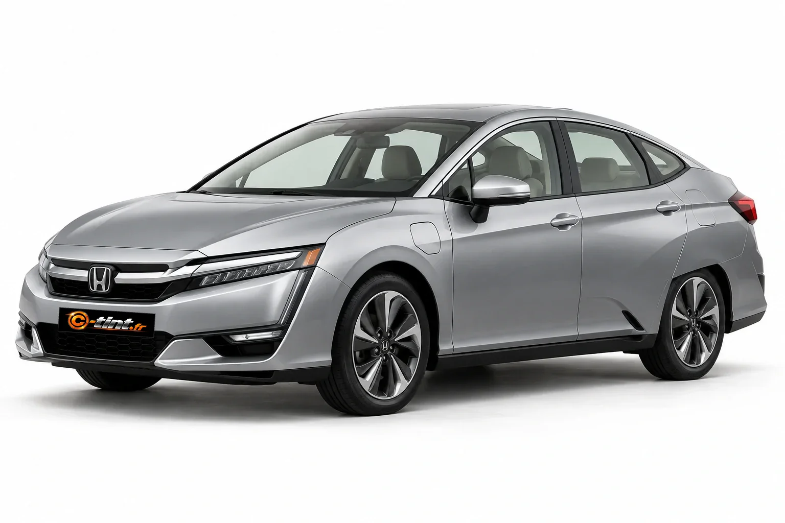 Honda Clarity Génération 2 — Clarity (Fuel Cell / Electric / Plug-in Hybrid), Berline tricorps (4 portes) — vue trois-quarts avant
