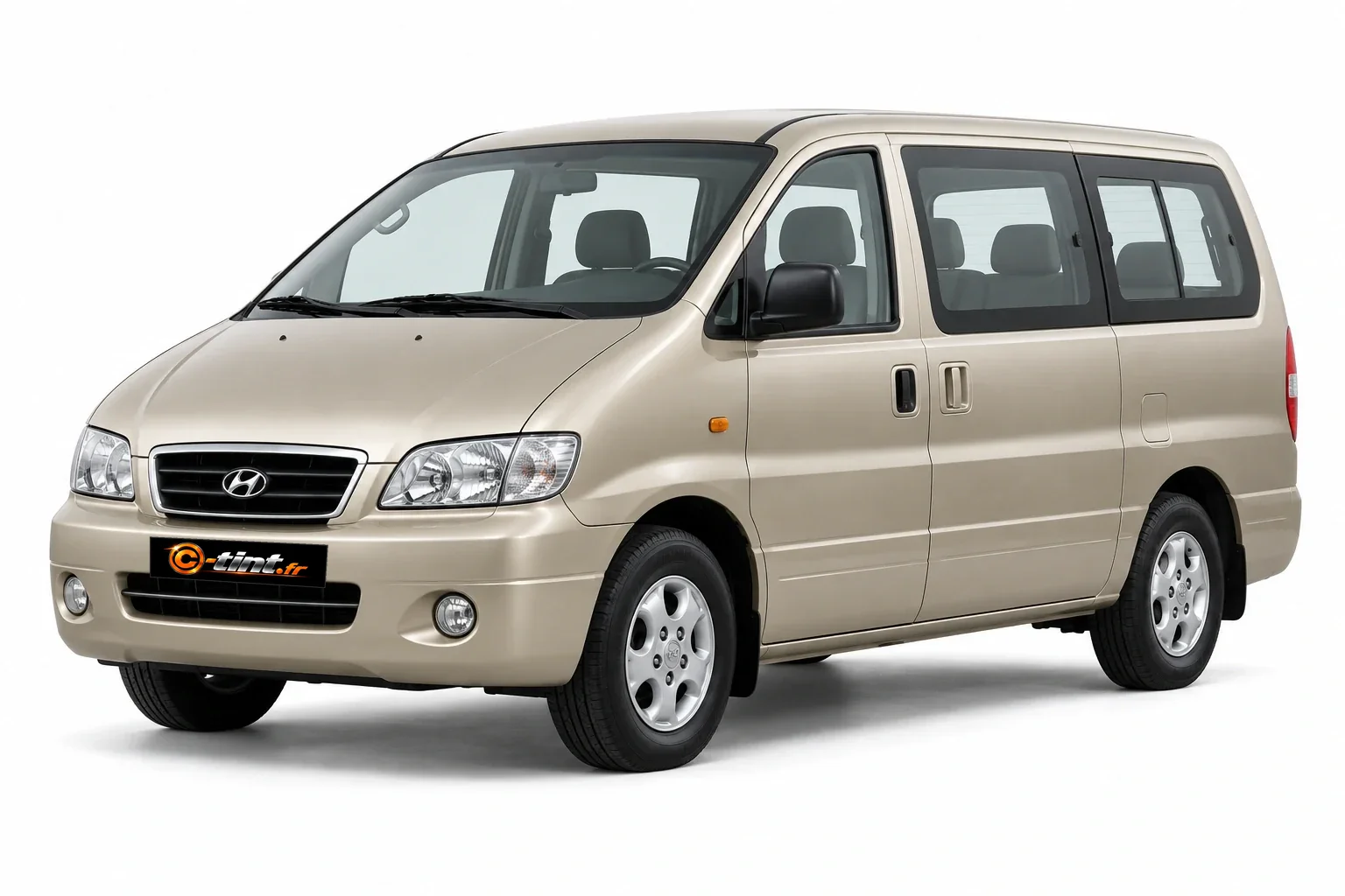 Hyundai Satellite A1 — Génération 1 — Court — 1 porte latérale + vitres ouvrantes, Minibus particulier vitré à hayon (4 portes) — vue trois-quarts avant