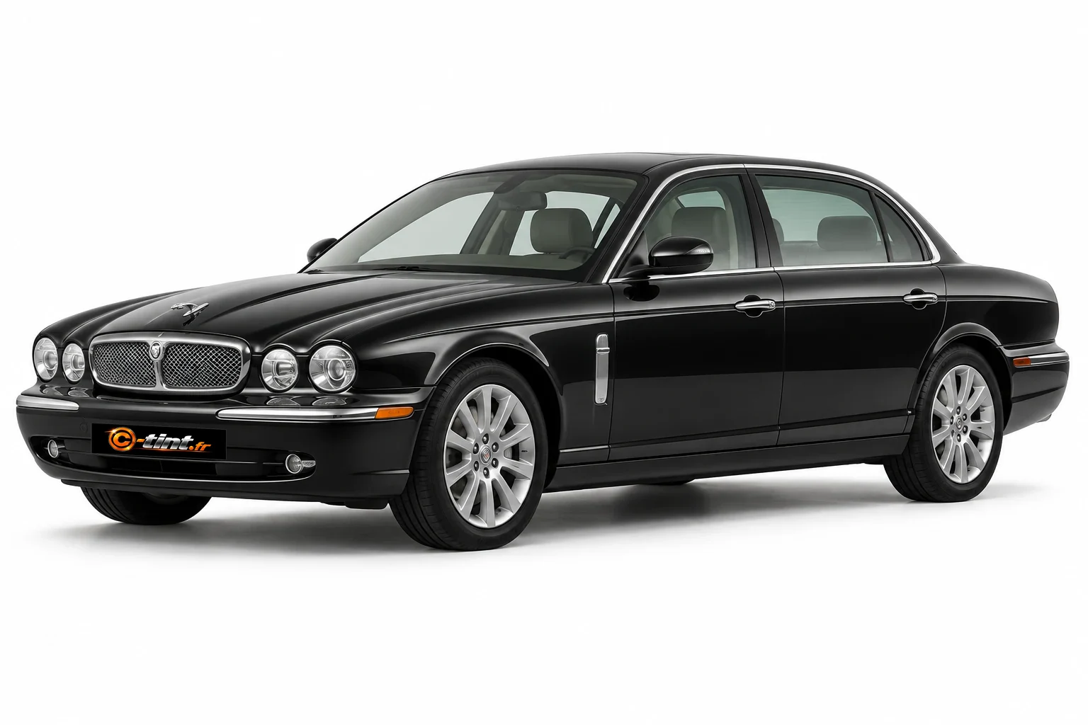 Jaguar XJ X350 / X358 · Berline longue · Berline longue 4 portes — vue trois-quarts avant