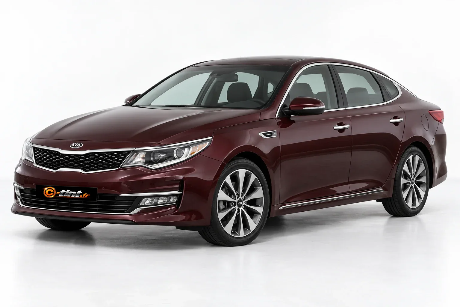 Kia Optima JF · Génération 4 · berline 4 portes · Berline · 4 portes — vue trois-quarts avant