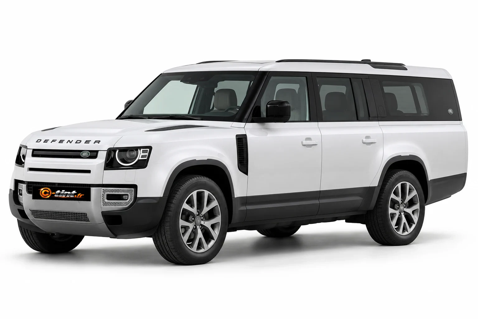 Land Rover Defender L663 · Defender 130 très long · 5 portes · SUV / 4x4 · 5 portes — vue trois-quarts avant
