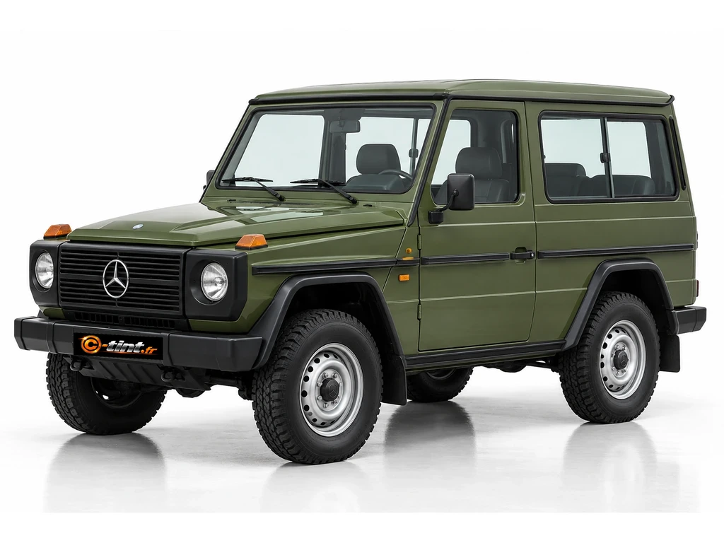 Mercedes-Benz Classe G Court — vitres latérales coulissantes · Court · 3 portes — vue trois-quarts avant