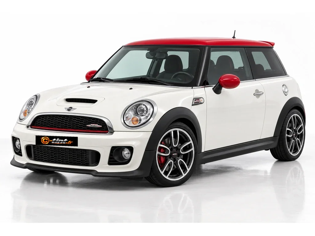 MINI One et Cooper R56 — John Cooper Works — 3 portes · Citadine · 3 portes — vue trois-quarts avant vers la gauche