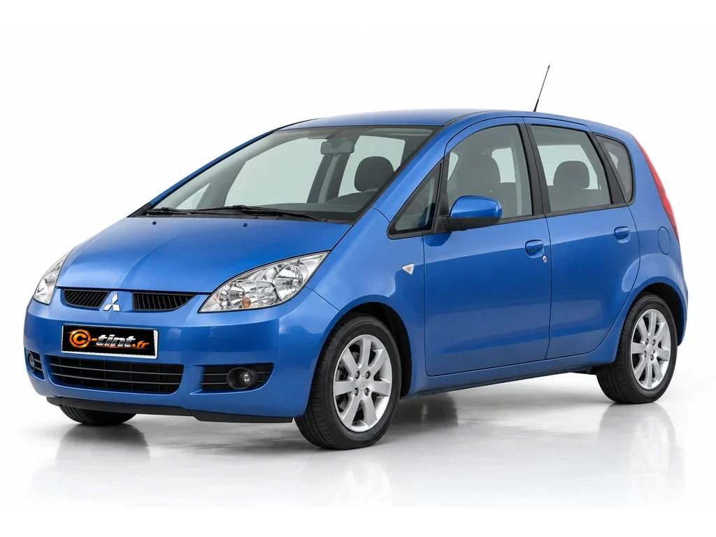 Mitsubishi Colt Z30 — Génération 6 · Compacte à hayon · 5 portes — vue trois-quarts avant vers la gauche