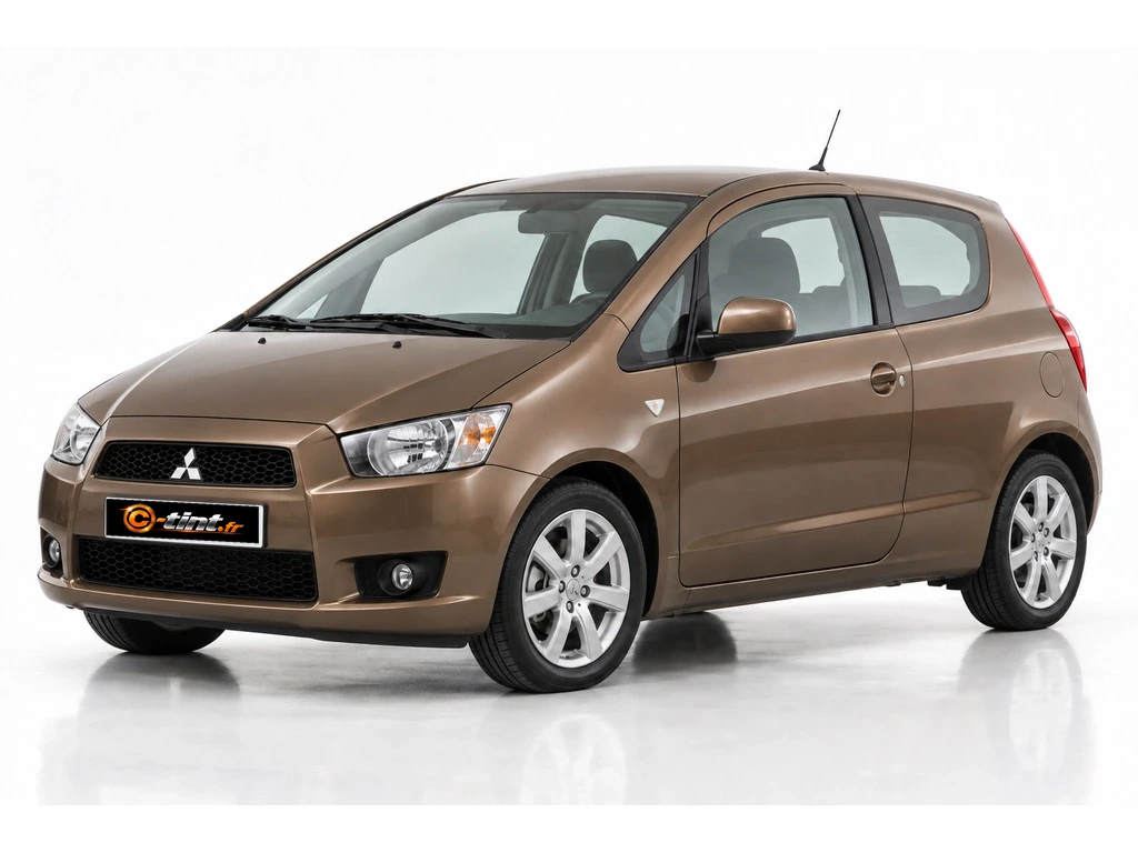 Mitsubishi Colt Z30 — Génération 6 — Phase 2 — 3 portes · Phase 2 · 3 portes — vue trois-quarts avant vers la gauche