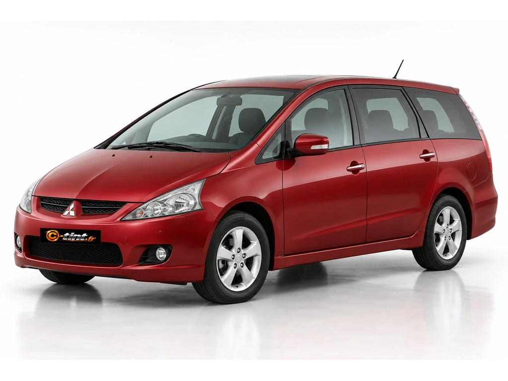 Mitsubishi Grandis NA0W — Génération 1 — version Long · Monospace · 5 portes — vue trois-quarts avant vers la gauche