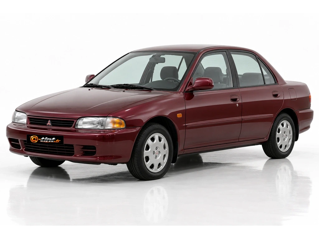 Mitsubishi Mirage Génération 4 — Berline · Berline · 4 portes — vue trois-quarts avant vers la gauche