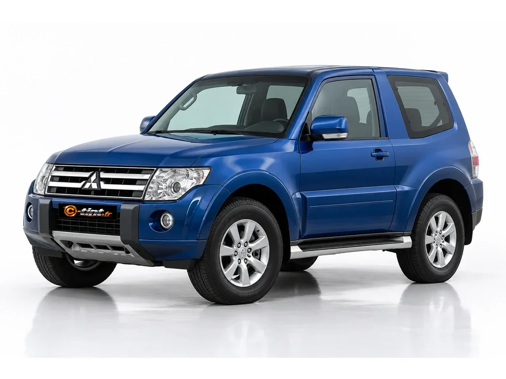 Mitsubishi Montero V80 — Génération 4 · SUV · 3 portes — vue trois-quarts avant vers la gauche