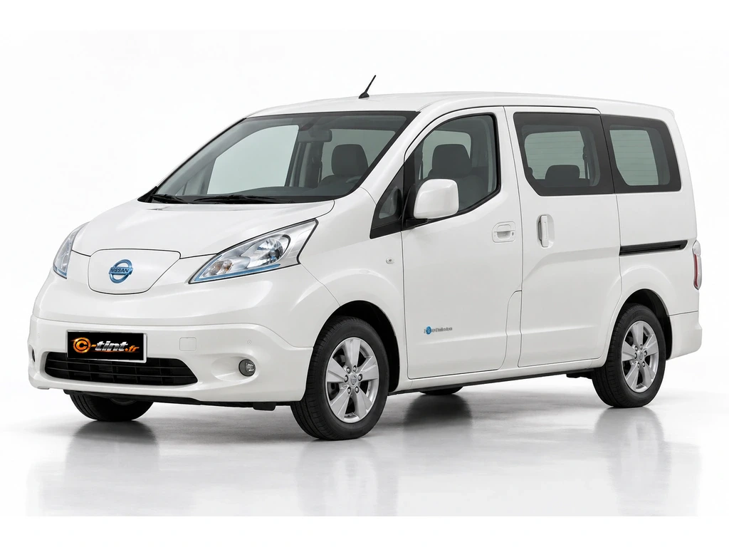 Nissan e-NV200 Evalia ME0 — Électrique · Monospace · 5 portes — vue trois-quarts avant vers la gauche