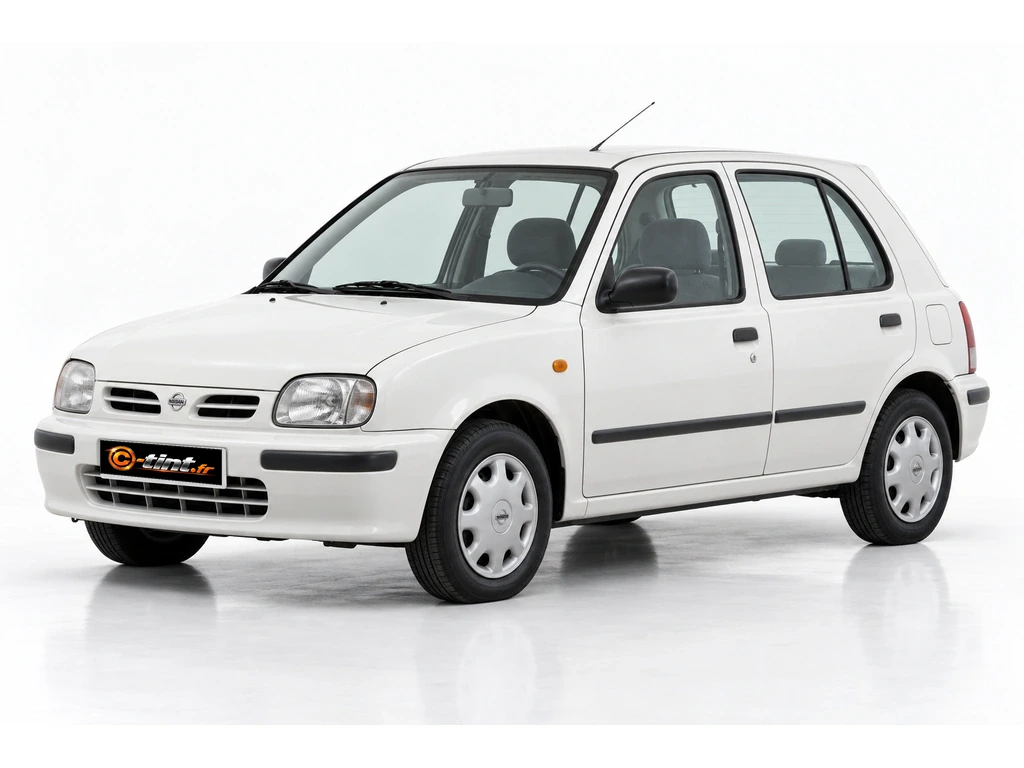 Nissan Micra K11 — Génération 2 · Berline compacte · 5 portes — vue trois-quarts avant vers la gauche