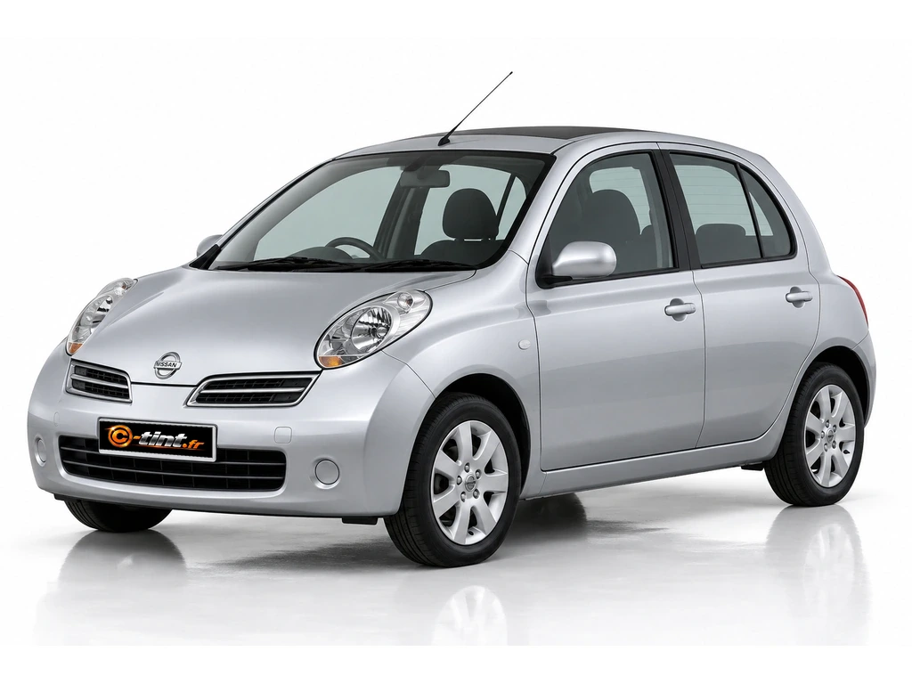 Nissan Micra K12 — Génération 3 · Berline compacte · 5 portes — vue trois-quarts avant vers la gauche