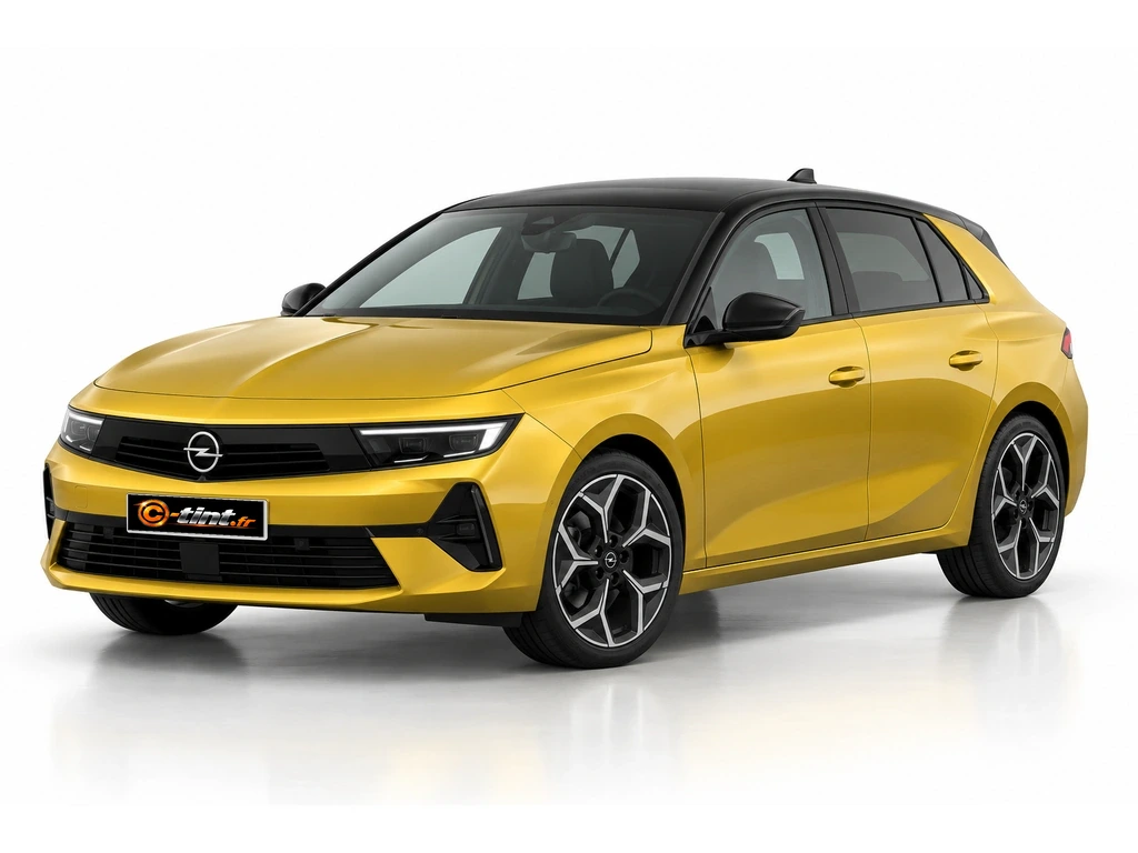 Opel Astra L — 5 portes · Berline compacte · 5 portes — vue trois-quarts avant vers la gauche