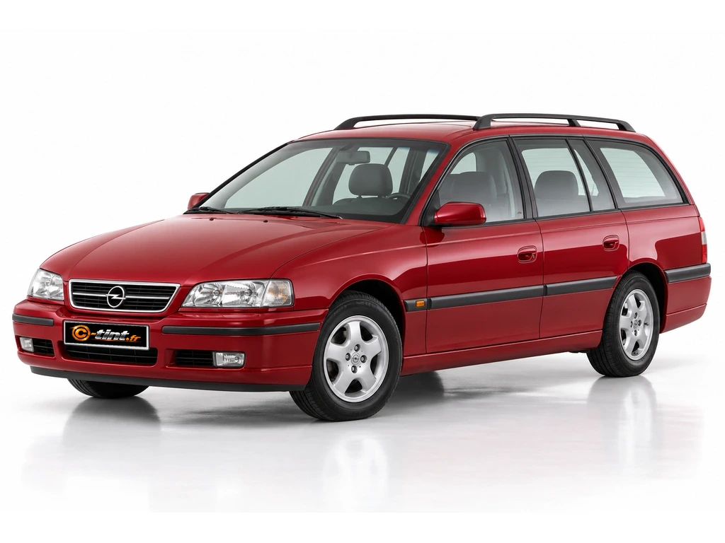 Opel Omega B — Caravan · Break · 5 portes — vue trois-quarts avant vers la gauche