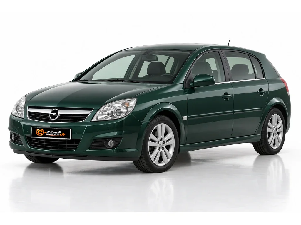 Opel Signum Génération 1 · Berline à hayon · 5 portes — vue trois-quarts avant vers la gauche