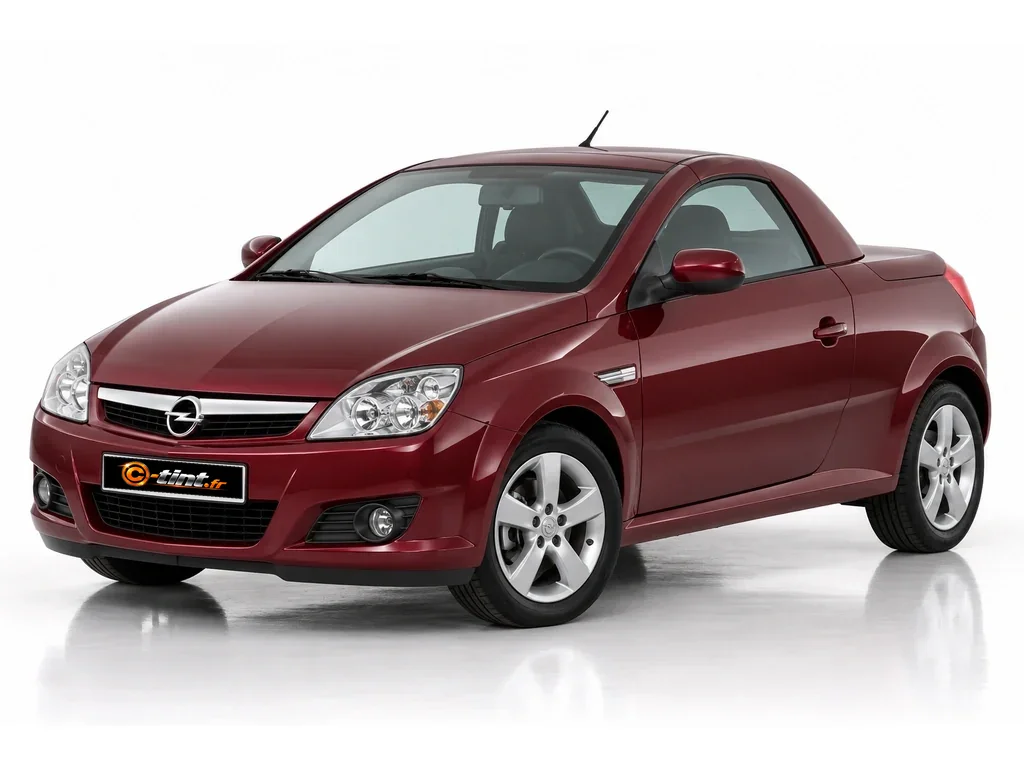 Opel Tigra B — TwinTop · Cabriolet · 2 portes — vue trois-quarts avant vers la gauche
