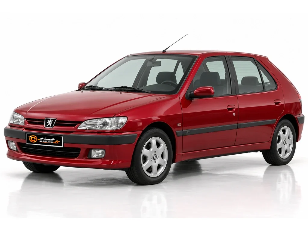 Peugeot 306 7*** — Génération 1 — (phase 2) · Berline compacte · 5 portes — vue trois-quarts avant vers la gauche