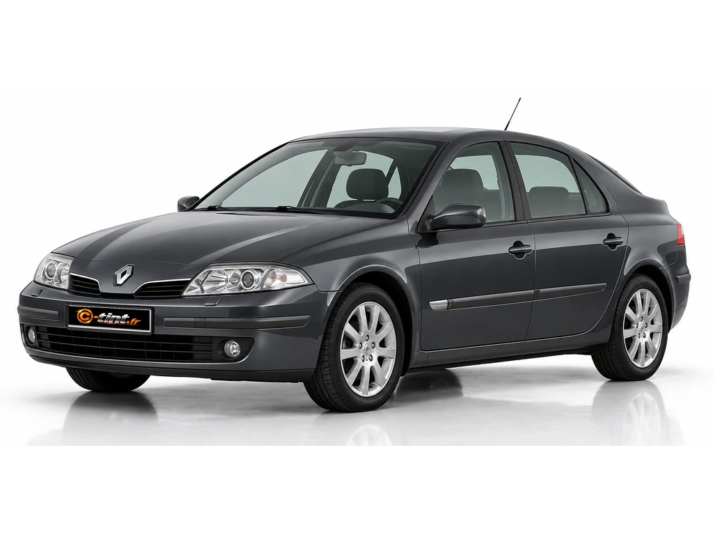 Renault Laguna G — Génération 2 · Berline · 5 portes — vue trois-quarts avant vers la gauche