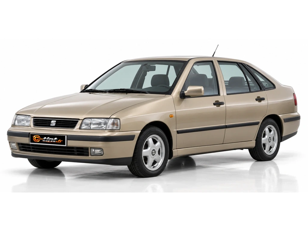 Seat Toledo 1L — Génération 1 · Berline · 5 portes — vue trois-quarts avant vers la gauche
