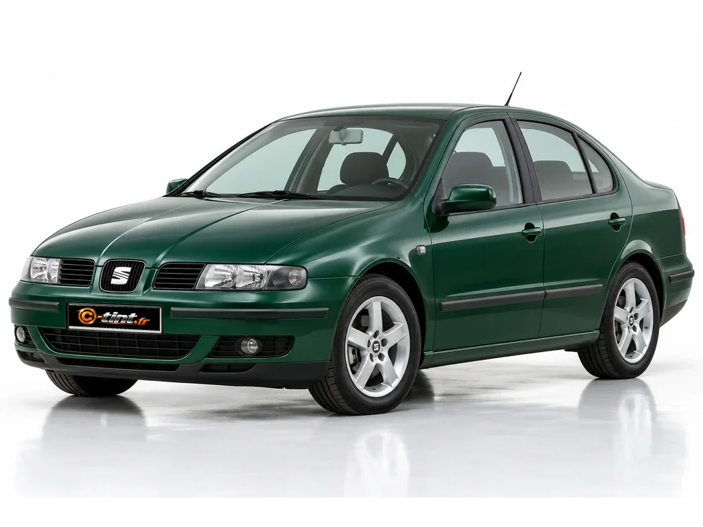 Seat Toledo 1M — Génération 2 — Berline · Berline · 4 portes — vue trois-quarts avant vers la gauche