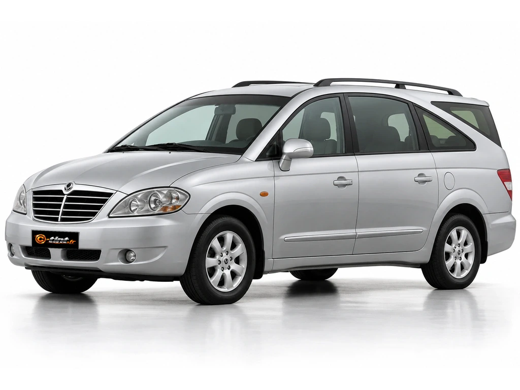 SsangYong Rodius A100 — Génération 1 · Monospace · 5 portes — vue trois-quarts avant vers la gauche