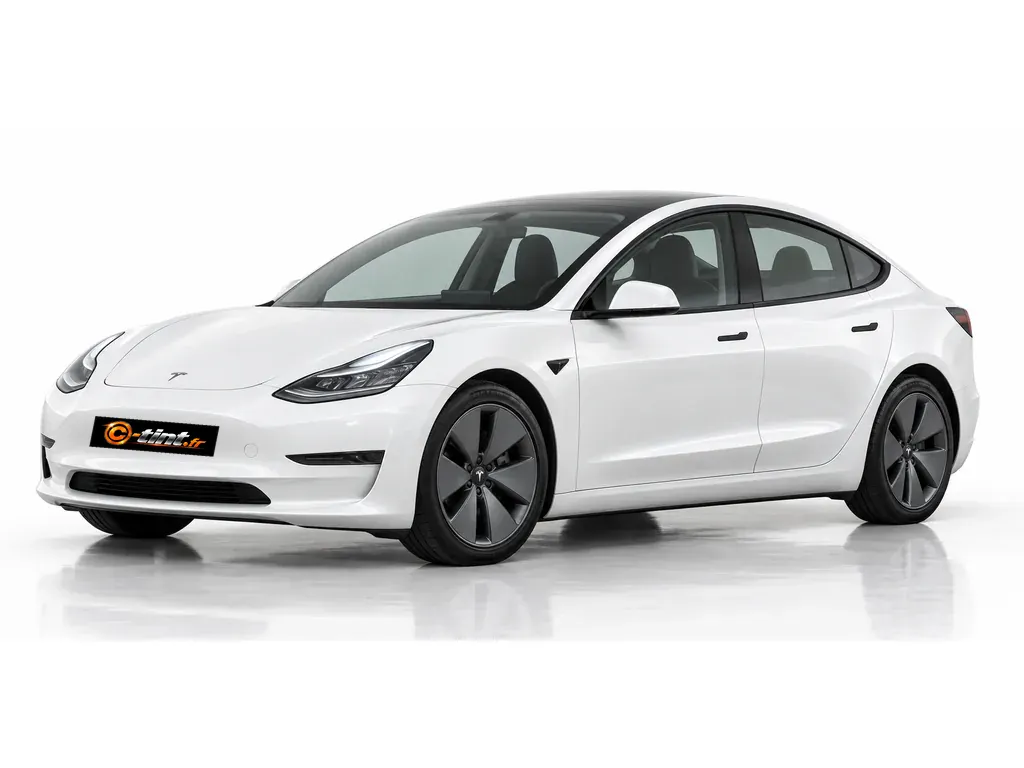 Tesla Model 3 Phase 2 — Vitres avant feuilletées — Kit standard · Berline · 4 portes — vue trois-quarts avant vers la gauche