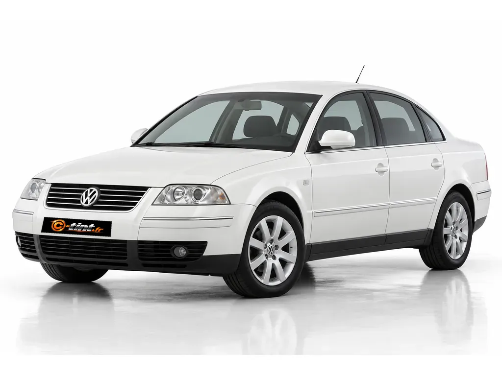 Volkswagen Passat B5.5 — Phase 2 — Berline · Berline · 4 portes — vue trois-quarts avant vers la gauche