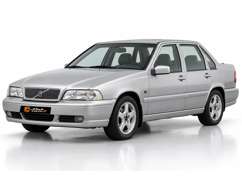 Volvo S70 l — Berline · Berline · 4 portes — vue trois-quarts avant vers la gauche