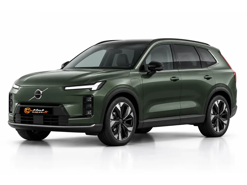 Volvo XC70 SUV hybride rechargeable — 2025 · SUV · 5 portes — vue trois-quarts avant vers la gauche